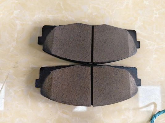 04465-YZZE9 Bộ đệm phanh gốm cho Toyota Hiace LH50 LH60 YH50 YH60 LH55 LH56