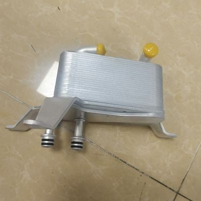 JB3Z7A095C Máy làm mát dầu cho Ford Ranger BT50 YN25